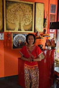 Darunee Goldammer, Inhaberin von Thai Life Massage Velbert, begrüßt Sie bei uns.